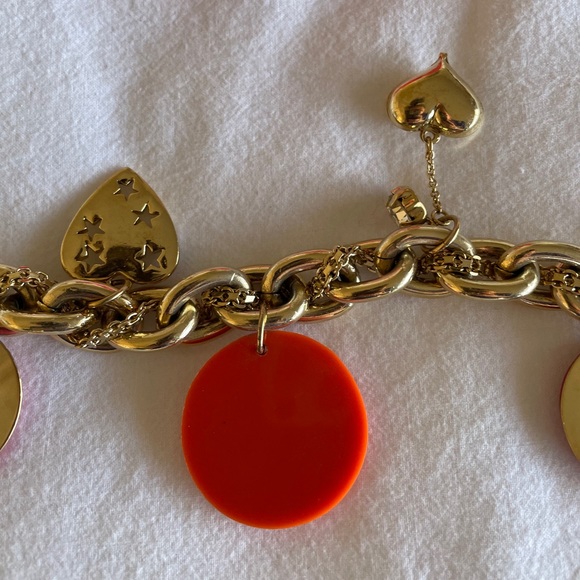 Betsy Johnson Gold Charm Bracelet NWT - Picture 5 of 9